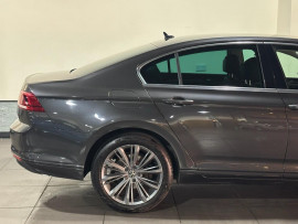 Voiture
Volkswagen Passat 2.0 TDI EVO SEL Saloon 4dr Diesel DSG Euro 6 (s/s) (150 ps)