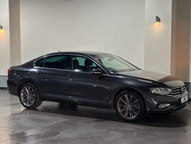 Voiture
Volkswagen Passat 2.0 TDI EVO SEL Saloon 4dr Diesel DSG Euro 6 (s/s) (150 ps)