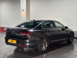 Voiture
Volkswagen Passat 2.0 TDI EVO SEL Saloon 4dr Diesel DSG Euro 6 (s/s) (150 ps)