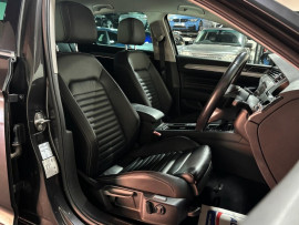 Voiture
Volkswagen Passat 2.0 TDI EVO SEL Saloon 4dr Diesel DSG Euro 6 (s/s) (150 ps)