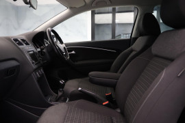 
                                                                                        Voiture
                                                                                         Volkswagen Polo 1.0 TSI BlueMotion Tech SEL Euro 6 (s/s) 3dr