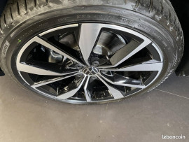 Voiture
Volkswagen T-Roc DSG 150 CV R-LINE ÉDITION /JA 19+ATTELAGE /TVA RÉCUPÉRABLE