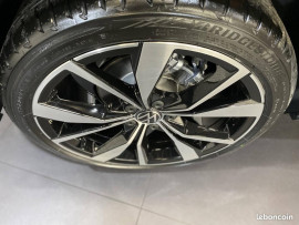 Voiture
Volkswagen T-Roc DSG 150 CV R-LINE ÉDITION /JA 19+ATTELAGE /TVA RÉCUPÉRABLE