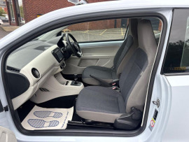 
                                                                                        Voiture
                                                                                         Volkswagen UP! Hatchback 1.0 Move up! (2012/62) 5dr