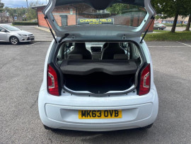 
                                                                                        Voiture
                                                                                         Volkswagen UP! Hatchback 1.0 Move up! (2013/63) 3dr