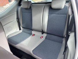 
                                                                                        Voiture
                                                                                         Volkswagen UP! Hatchback 1.0 Move up! (2013/63) 3dr