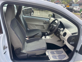 
                                                                                        Voiture
                                                                                         Volkswagen UP! Hatchback 1.0 Move up! (2013/63) 3dr