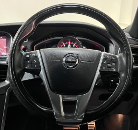 Voiture
Volvo V40 1.5 T2 GPF R-Design Pro Hatchback 5dr Petrol Auto Euro 6 (s/s) (122 ps)