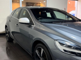 Voiture
Volvo V40 2.0 T2 R-Design Nav Plus Hatchback 5dr Petrol Manual Euro 6 (s/s) (122 ps)