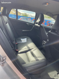 
                                                                                        Voiture
                                                                                         Volvo V60 2.0D D3 - 16V TURBO