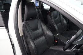 
                                                                                        Voiture
                                                                                         Volvo XC60 2.4 D5 SE Lux Nav Geartronic AWD Euro 5 5dr
