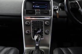 
                                                                                        Voiture
                                                                                         Volvo XC60 2.4 D5 SE Lux Nav Geartronic AWD Euro 5 5dr