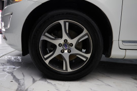 
                                                                                        Voiture
                                                                                         Volvo XC60 2.4 D5 SE Lux Nav Geartronic AWD Euro 5 5dr