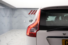 
                                                                                        Voiture
                                                                                         Volvo XC60 2.4 D5 SE Lux Nav Geartronic AWD Euro 5 5dr