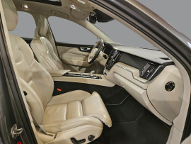 
                                                                                        Voiture
                                                                                         VOLVO XC60 - T8 TWIN Hybrid Inscription 320 + 84 CV AWD - 18 CV