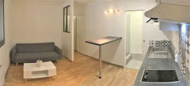 
                                                                                        Location
                                                                                         Vrai T1 Bis refait à neuf plein centre