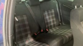 
                                                                                        Voiture
                                                                                         VW Polo GTi