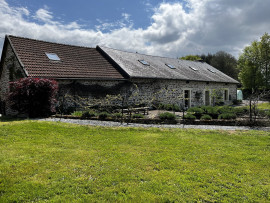 2 maisons, 2 granges, avec 1 hectare 6646 m2 DOMPS