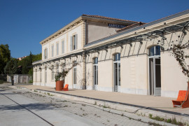 À louer- Bureaux de 10 à 25 m² dans le centre d'affaires Gare Numérique à Carpentras, Vaucluse Carpentras