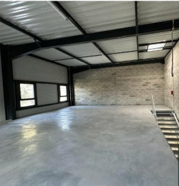 À louer – Local d'activités de 277 m² à Vedène – Vaucluse (84) Vedène