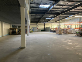 À louer – Locaux d'activité de 1 400 m² divisibles dans la commune de Lux- Saône et Loire (71) Lux