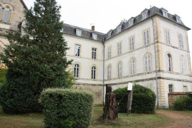 À vendre – Ancien couvent de 3 410m² à reconvertir en locaux d'activités et espaces de travail à Sai Saint-Saulge