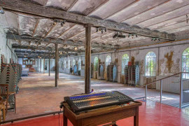 À Vendre – Ancienne Manufacture à usage événementiel à Entraigues-sur-la-Sorgue – Vaucluse (84) Entraigues-sur-la-Sorgue