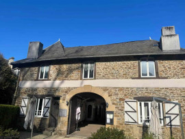 À Vendre – Restaurant de 60 à 100 couverts à Uzerche – Corrèze (19) Uzerche