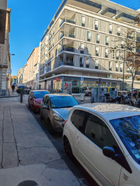 App situé à 5 mn à pied du métro de Castellane Marseille 6ème