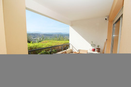 Appartement 2 pièces corniche fleurie terrasse piscine Nice