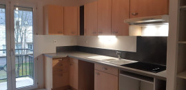 Appartement dans résidence très calme et boisée. Chambray-lès-Tours