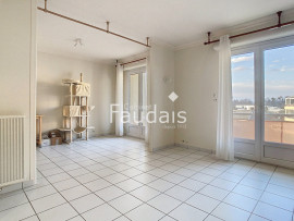 APPARTEMENT RENOVE AVEC ASCENSEUR ET BALCON  st lo