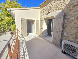 Appartement T4 refait à neuf Uchaux