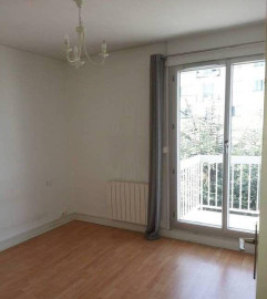 Beau 2 pièces 47 m² + grand balcon 8m² Clamart