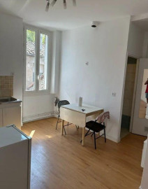 Beau 2P 41m² refait à neuf, bd Saint Marcel Marseille 11ème