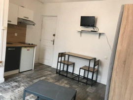 Beau studio 18m² rénové et meublé rés étudiante La Rochelle