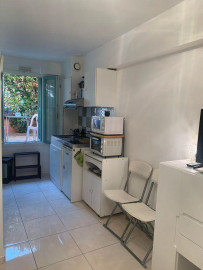 Beau studio extra charme Nice