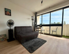Beau studio meublé 18m² rénové avec balcon filant Aix-en-Provence