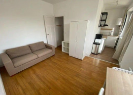 Beau studio meublé 25m² avec cave et parking Nantes