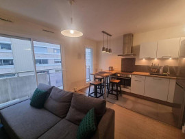 Beau studio meublé avec balcon lumineux Paris 10ème