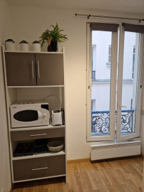 Beau studio meublé LES ABBESSES MONTMARTRE Paris 18ème