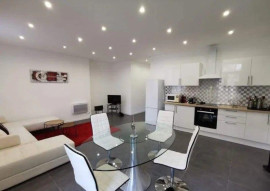 Beau T3 meublé 73m² avec balcon Marseille 4ème