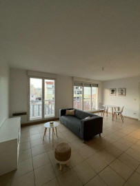 Bellevue T2 récent 2008 Meublé 44m2 Parking Balcon Saint-Étienne