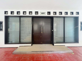 Bureau Marina de Puerto Bañus Marbella