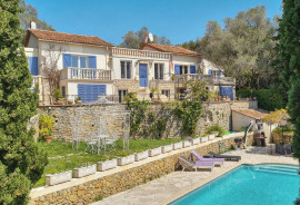 Cannes Le Cannet Propriété de 530m2 et pres de 3000m2 de terrain VUE MER Le Cannet