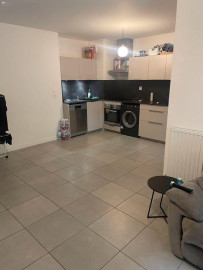 Chambre 12m² chez l'habitant dans appart 70m² Villeurbanne