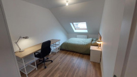 Chambre meublée dans une coloc – Maison jardin Angers