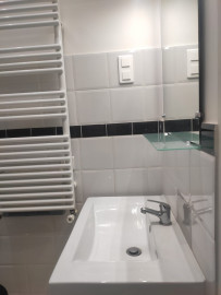 Charmant 2 pièces lumineux disponible les 3 premières semaines de chaque mois- Batignolles Paris 17ème (loyer tout inclus) Paris