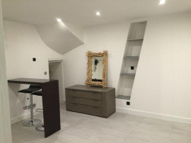Charmant studio meublé place Clichy Paris 18ème