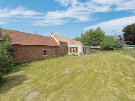 Corps de ferme boxes chevaux et jardin Cardonnette